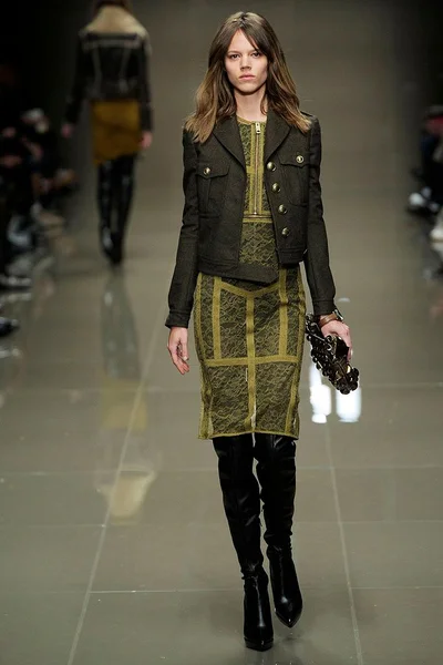 Look 4